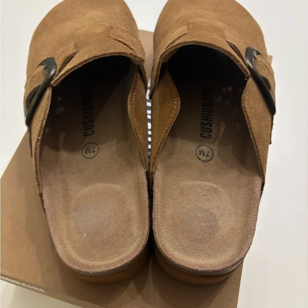 Women's Suede Platform Clog - Brown